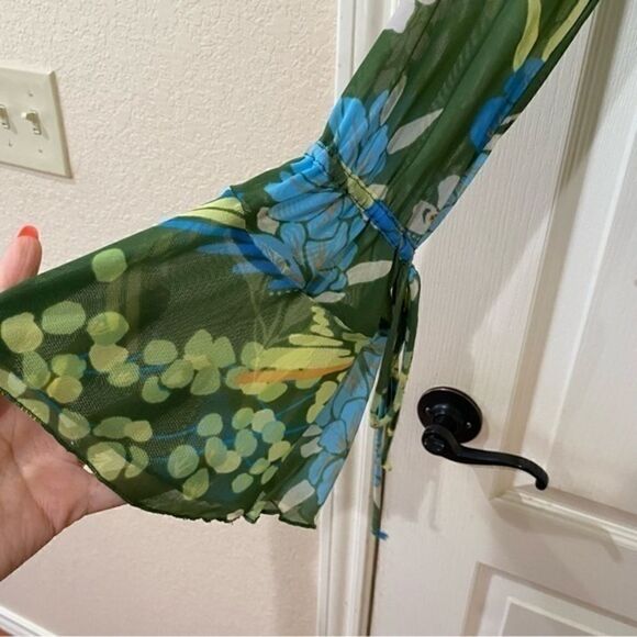 NWT‎ Free People Bell Sleeve Semi Sheer Blouse Size small - Picture 4 of 7